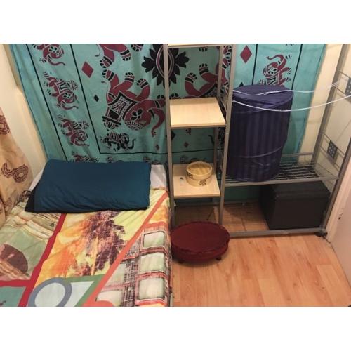 Cosy Room 3 Minutes Walk From Brockley Railway Station.
