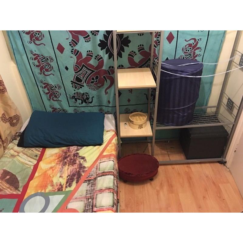 Cosy Room 3 Minutes Walk From Brockley Railway Station.