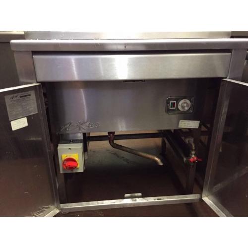 Commercial Steamers for sale. 1 x Gas & 1 Electric
