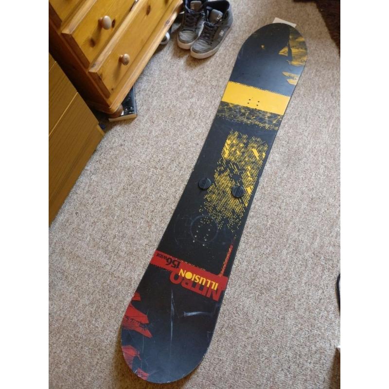 Nitro Illusion 156 Wide snowboard with carry bag, 2 seasons new