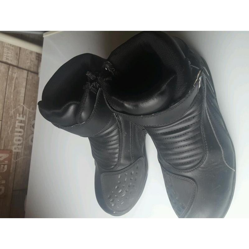 Spada Size 4 motorcycle boots
