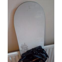 Burton Lux ladies snowboard and K2 Tryst bindings. 143cm