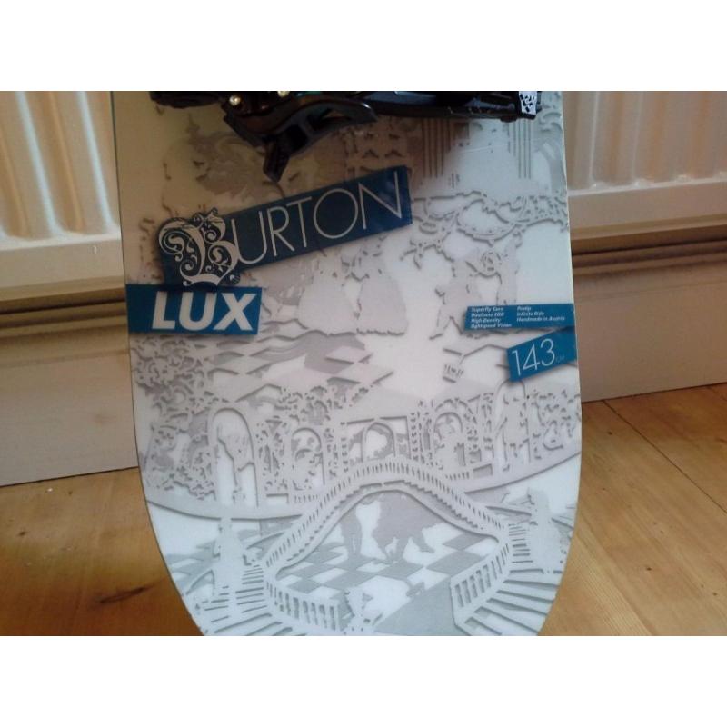 Burton Lux ladies snowboard and K2 Tryst bindings. 143cm