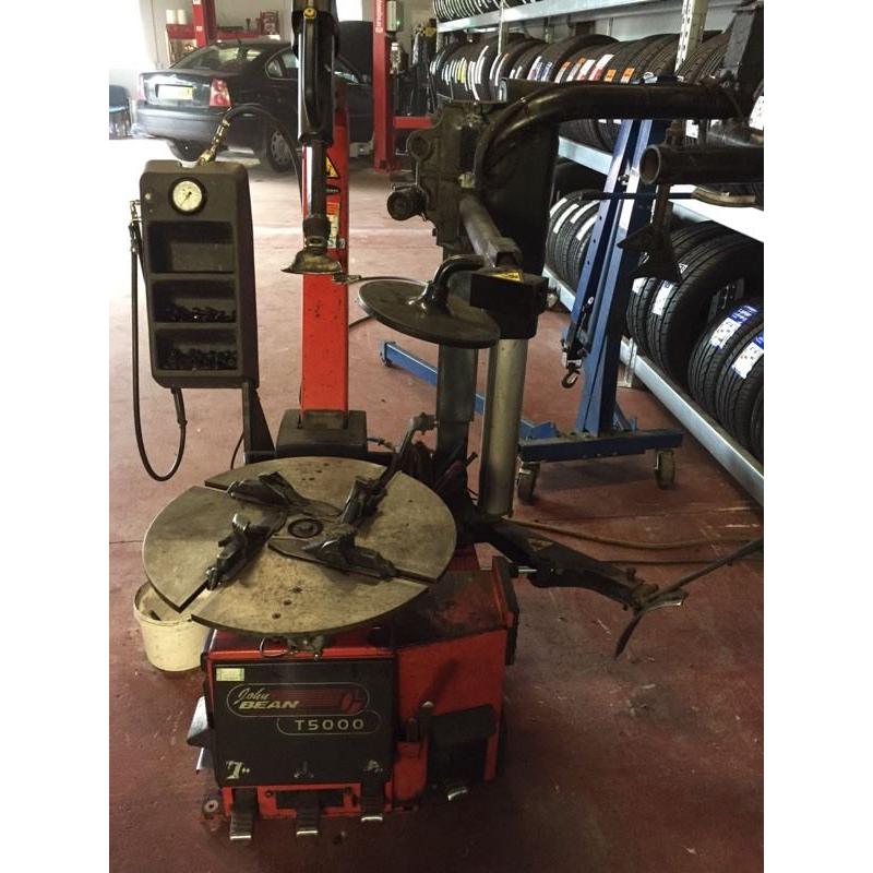 John Bean (Snap-On) Tyre Machine.