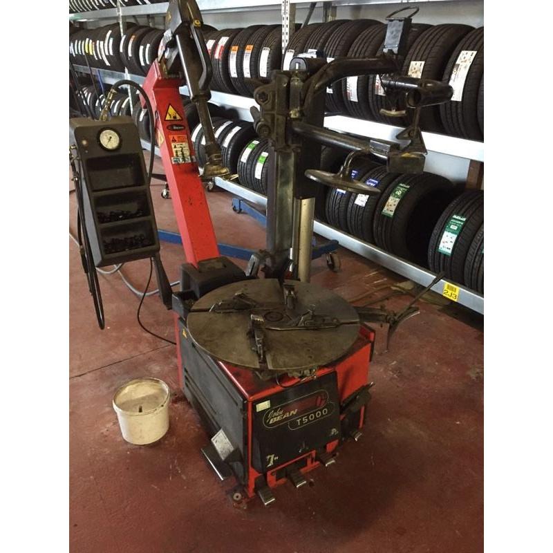 John Bean (Snap-On) Tyre Machine.