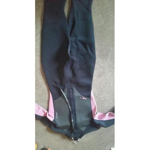 Ladies O'Neil wetsuit with boots