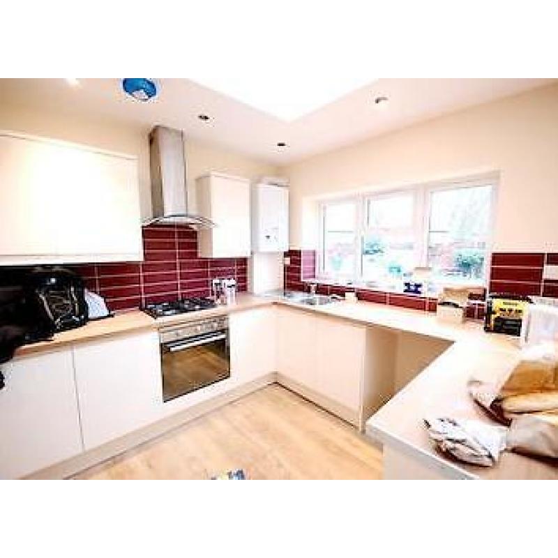 Very Big en-suite Room, All Bills Included