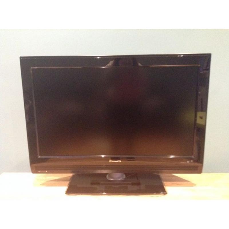 Philips 32" LCD widescreen black gloss flat TV