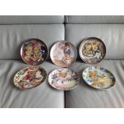 Franklin Mint Bear Plates