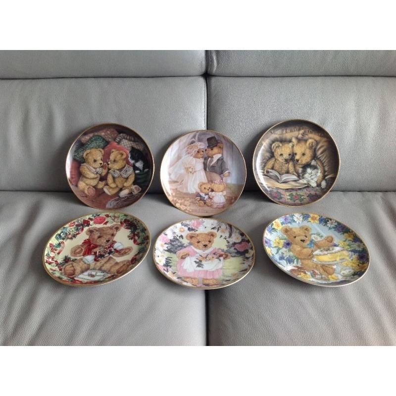 Franklin Mint Bear Plates