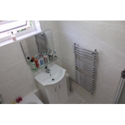 Lovely double room in friendly refurbished flat, great location!