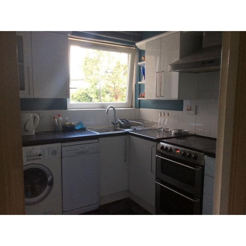 Big double 5 minute walk from underground