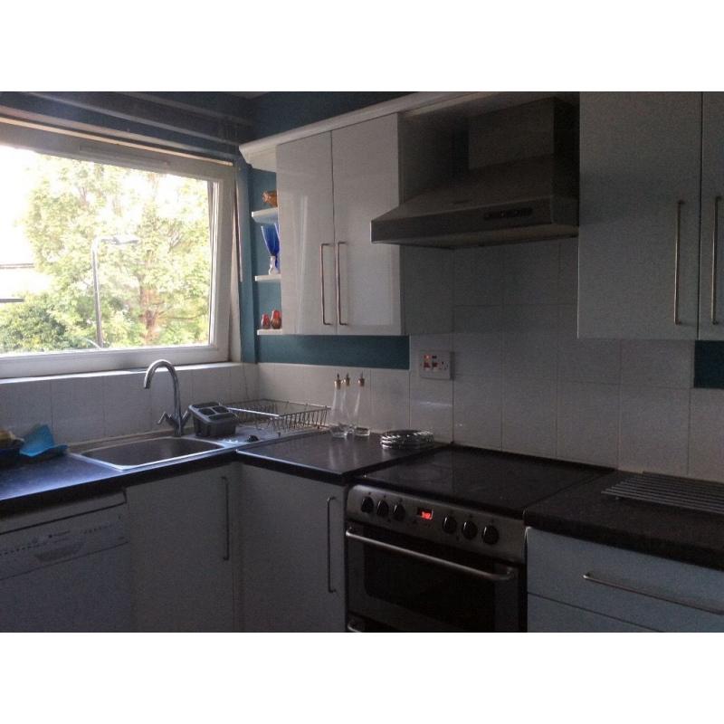 Big double 5 minute walk from underground