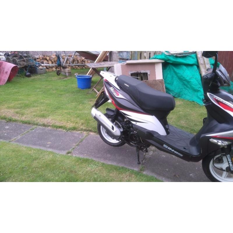 FOR SALE, 14 PLATE SINNIS HARRIER 125CC SPORT SCOOTER