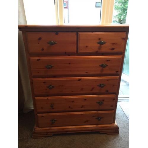 Pine chest draws