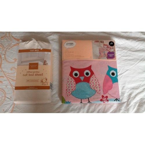 Brand-new Baby Girls Cot-bed quilt set with sheet