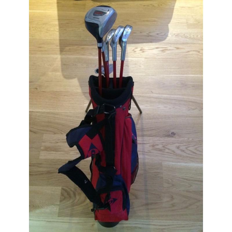 Dunlop Junior Golf Bag With Stand Complete With Set Of Junior Clubs