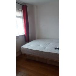 NICE DOUBLE BEDROOM FOR COUPLE