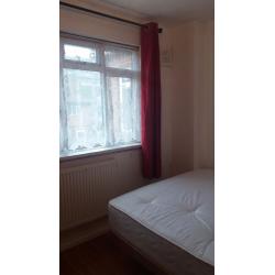 NICE DOUBLE BEDROOM FOR COUPLE