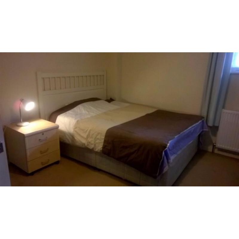 Double bed room to rent in Northholt