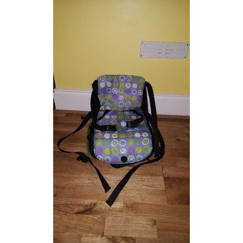 Munckin Travel Booster Seat and Bag