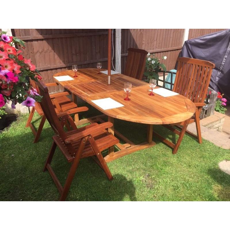 Teak Extendable Table, 4 Fully Reclining Chairs & 3 Metre Parasol including Cover