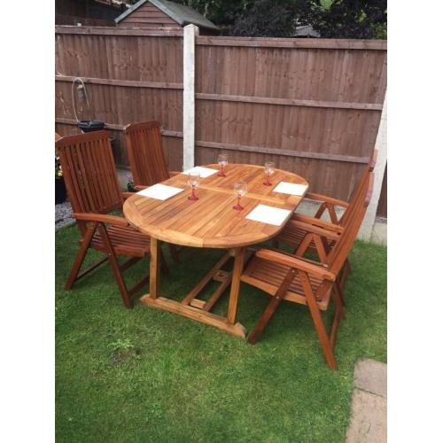 Teak Extendable Table, 4 Fully Reclining Chairs & 3 Metre Parasol including Cover