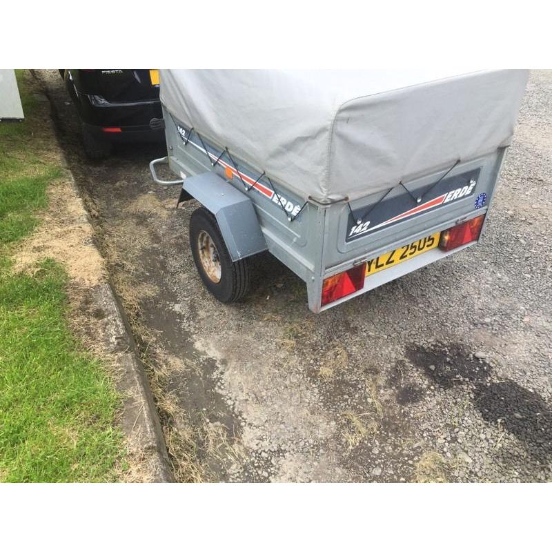Cracking erde 142 with high sides and water proof cover