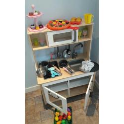 Kid's kitchen and accessories