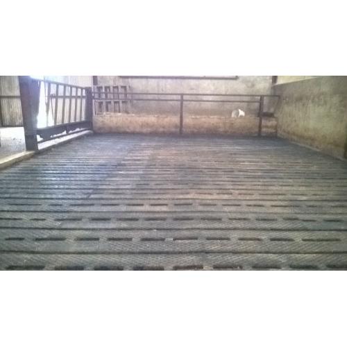 EasyFix Rubber Cattle Slats - EXCELLENT CONDITION