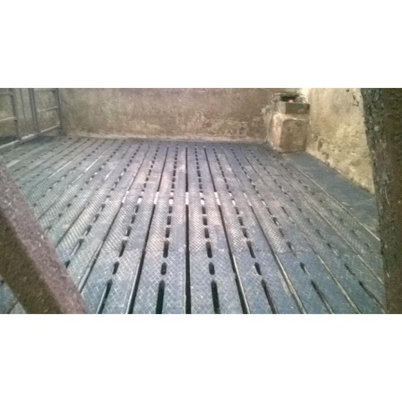 EasyFix Rubber Cattle Slats - EXCELLENT CONDITION