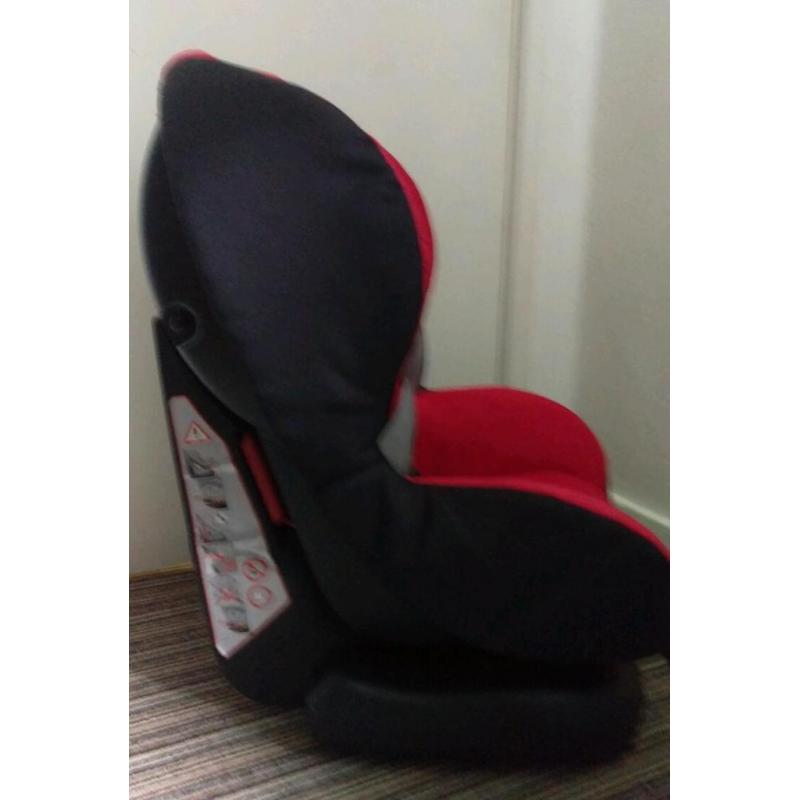 Maxi cost priori car seat.
