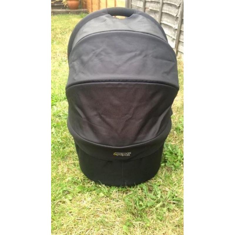 Mamas and Papas Zoom carrycot