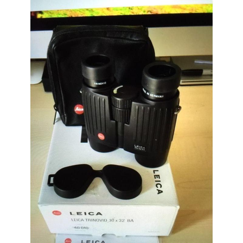 LEICA TRINOVID 10x32 BA BINOCULARS.