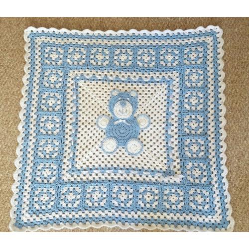 Crochet baby blanket set