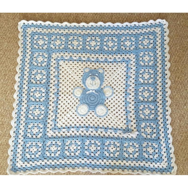 Crochet baby blanket set