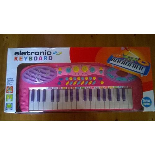 BRAND NEW IN BOX PINK KIDS ELECTRONIC KEYBOARD