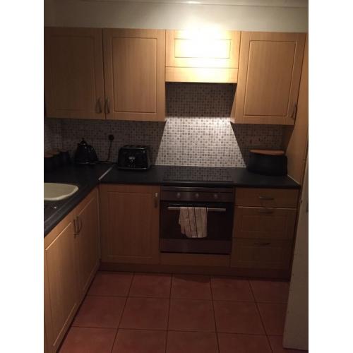 Kitchen units/ worktops and ceramic Samsung hob!