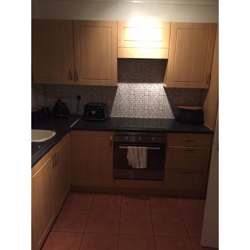 Kitchen units/ worktops and ceramic Samsung hob!