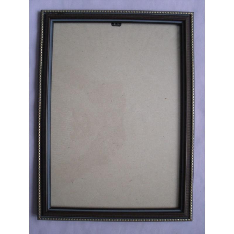 ASSORTED SIZE PICTURE FRAMES CLEARANCE FROM