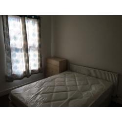 Double room 5 mins walking from Leyton station, 10 from stratford
