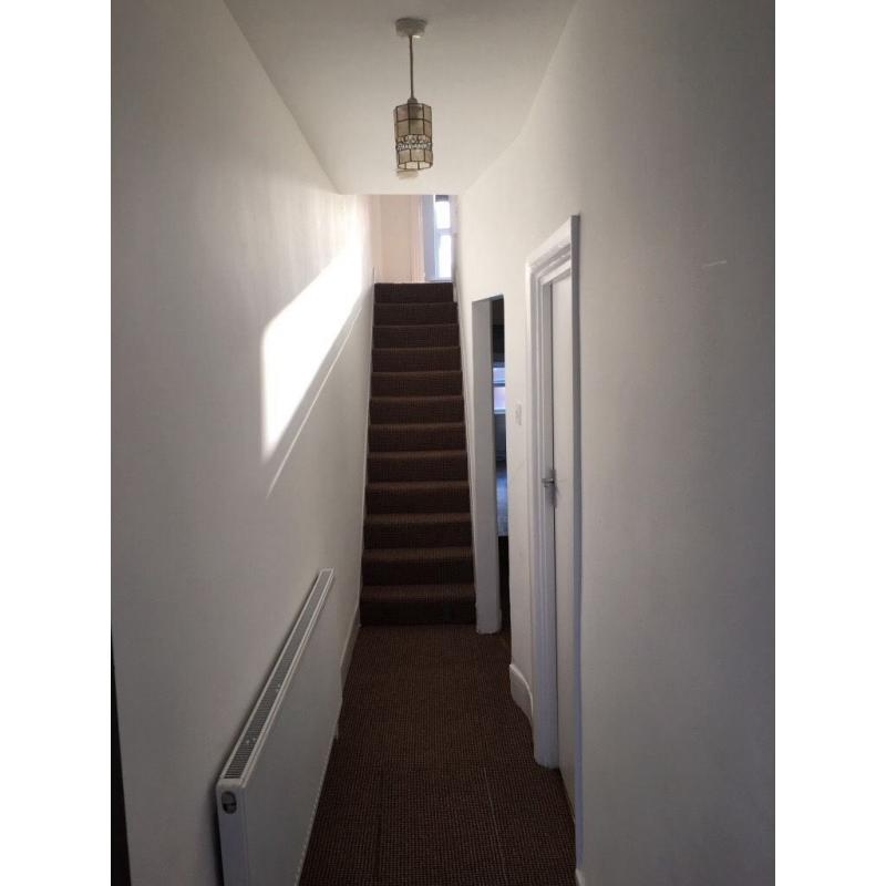 Double room 5 mins walking from Leyton station, 10 from stratford