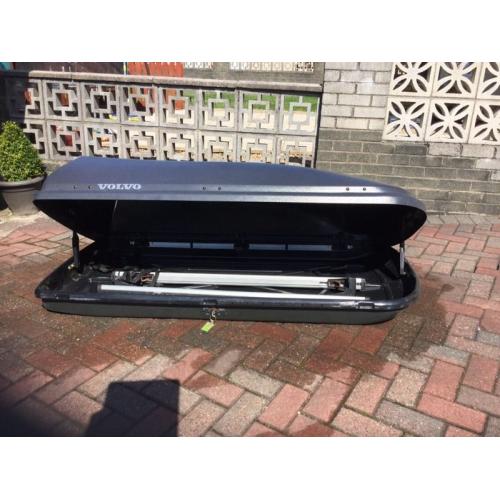 Volvo V60 Roof Box, with roof rails - like new!