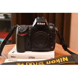 Nikon D700 FX Digital SLR in Excellent Condition + Genuine MB-D10 Grip