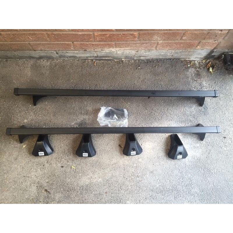 Vauxhall Astra H Cruz roof bars with pads