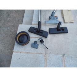 vax 6121 multivax shampoo and carpet cleaner/ and vacuums