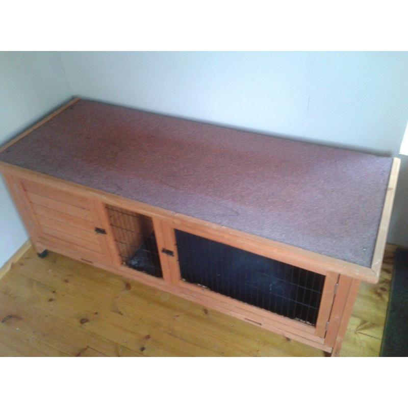 PET HUTCH, INDOORS AND OUTDOORS