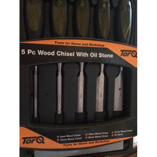 5 Piece Wood Chisel set c/w oil stone