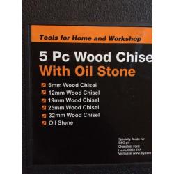 5 Piece Wood Chisel set c/w oil stone