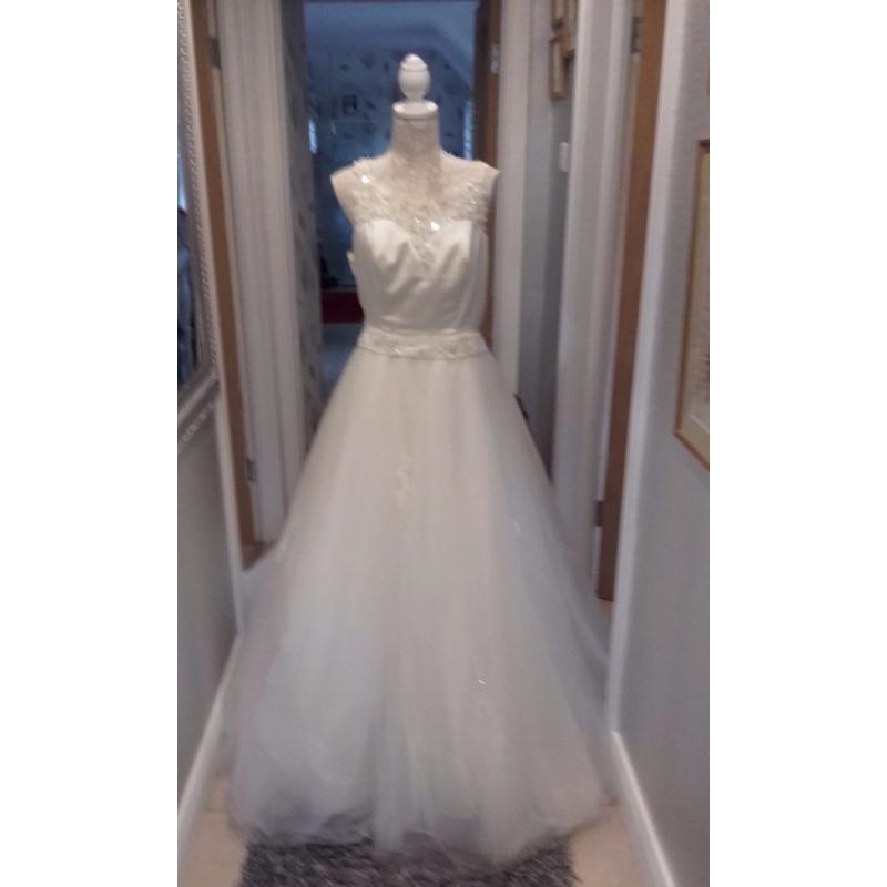 Two Beautiful Wedding Dresses (14/16 and 16/18)